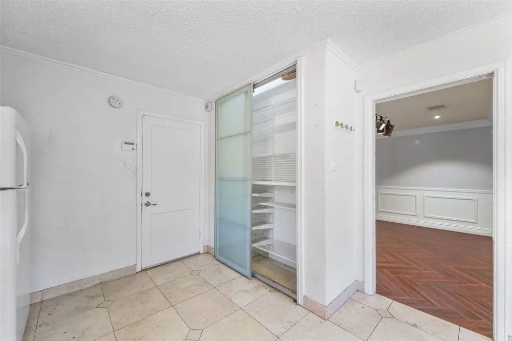 4802 W Mockingbird Lane Dallas, TX 75209