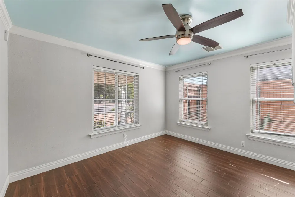 4802 W Mockingbird Lane Dallas, TX 75209