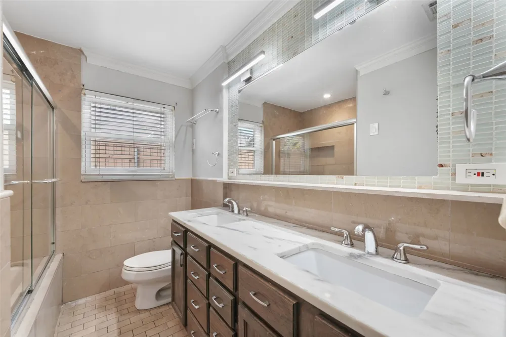 4802 W Mockingbird Lane Dallas, TX 75209