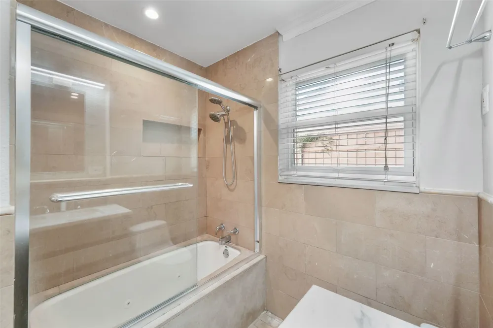 4802 W Mockingbird Lane Dallas, TX 75209