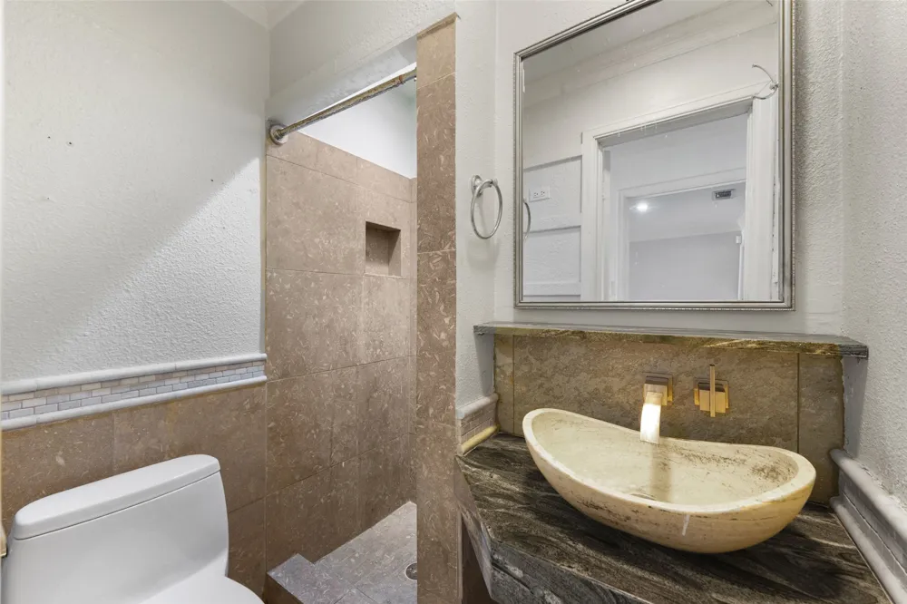 4802 W Mockingbird Lane Dallas, TX 75209