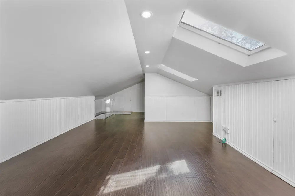 4802 W Mockingbird Lane Dallas, TX 75209