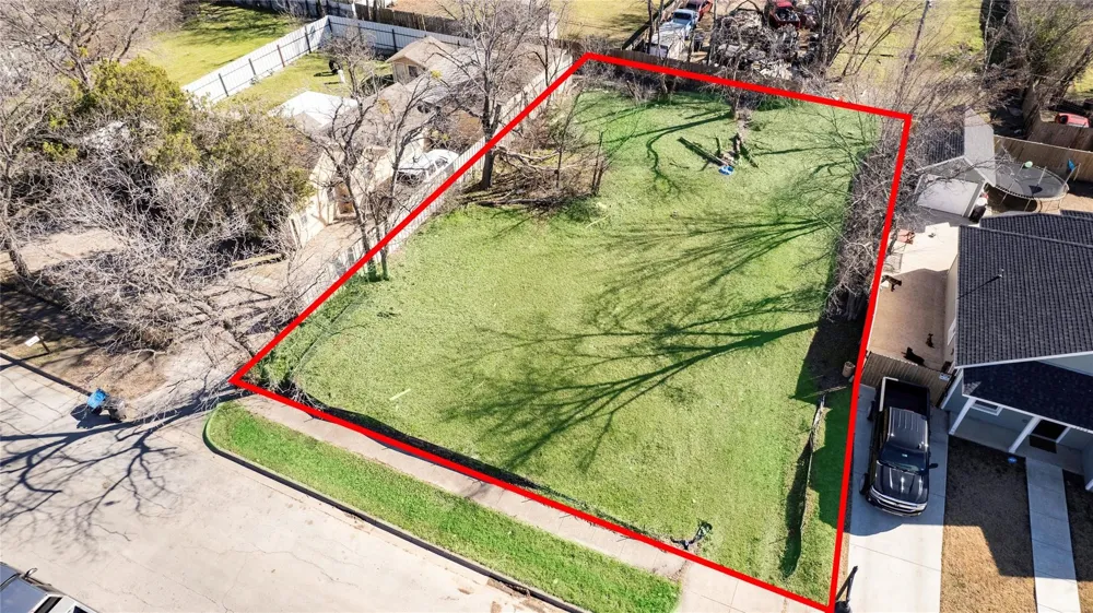 1510 E Leuda Street Fort Worth, TX 76104