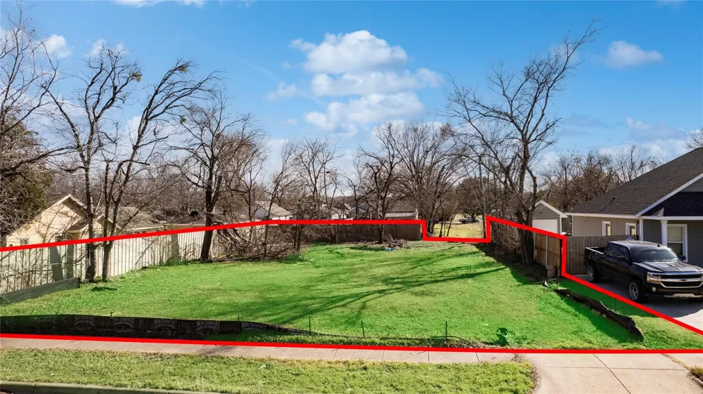 1510 E Leuda Street Fort Worth, TX 76104