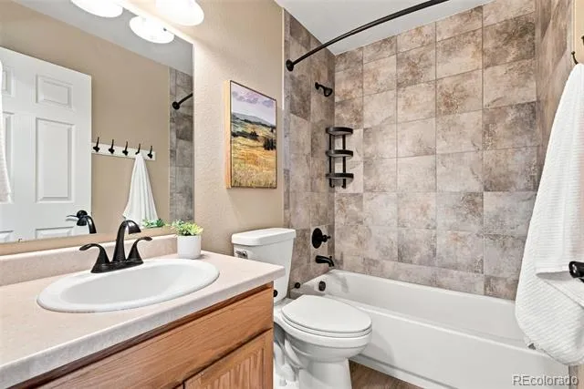 10046 Strathfield Lane Littleton, CO 80126