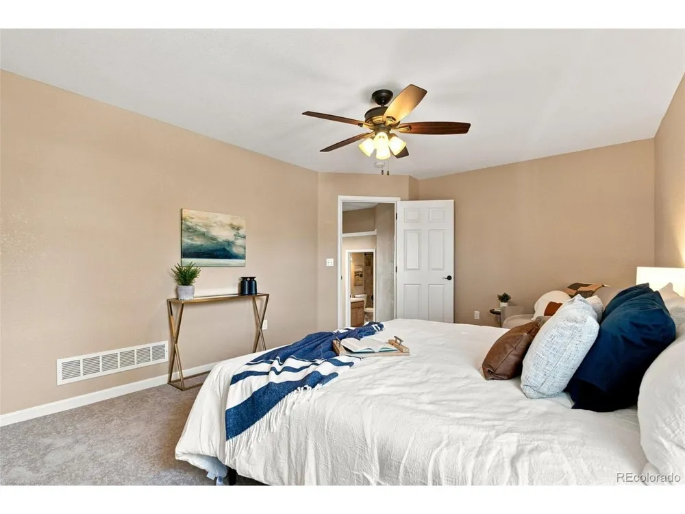 10046 Strathfield Lane Littleton, CO 80126