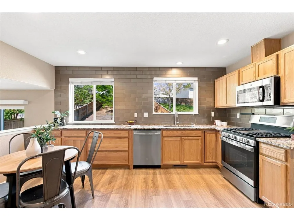 10046 Strathfield Lane Littleton, CO 80126