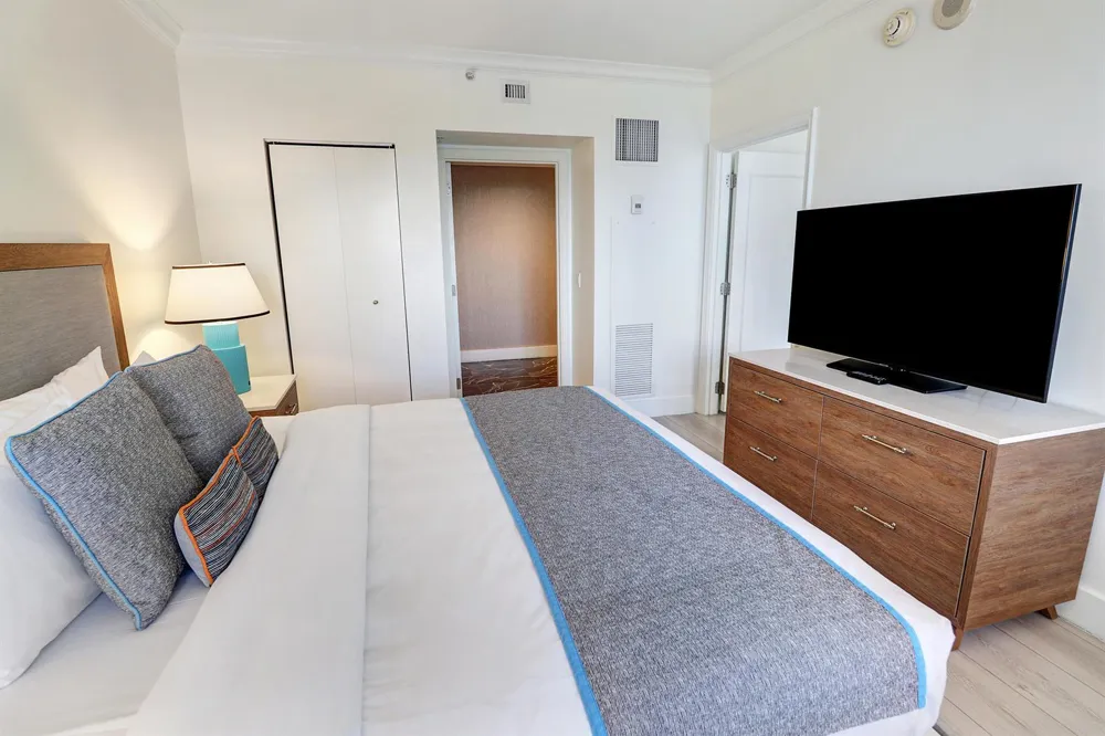 601 Fort Lauderdale Beach Boulevard #910 Fort Lauderdale, FL 33304