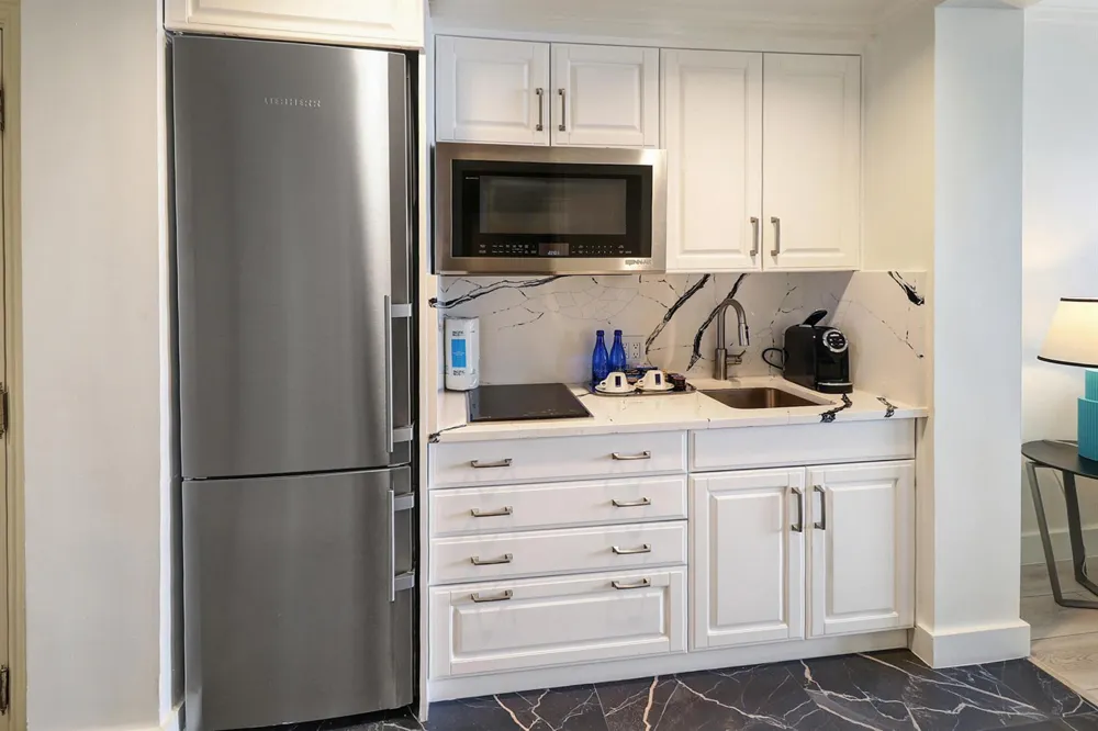 601 Fort Lauderdale Beach Boulevard #910 Fort Lauderdale, FL 33304