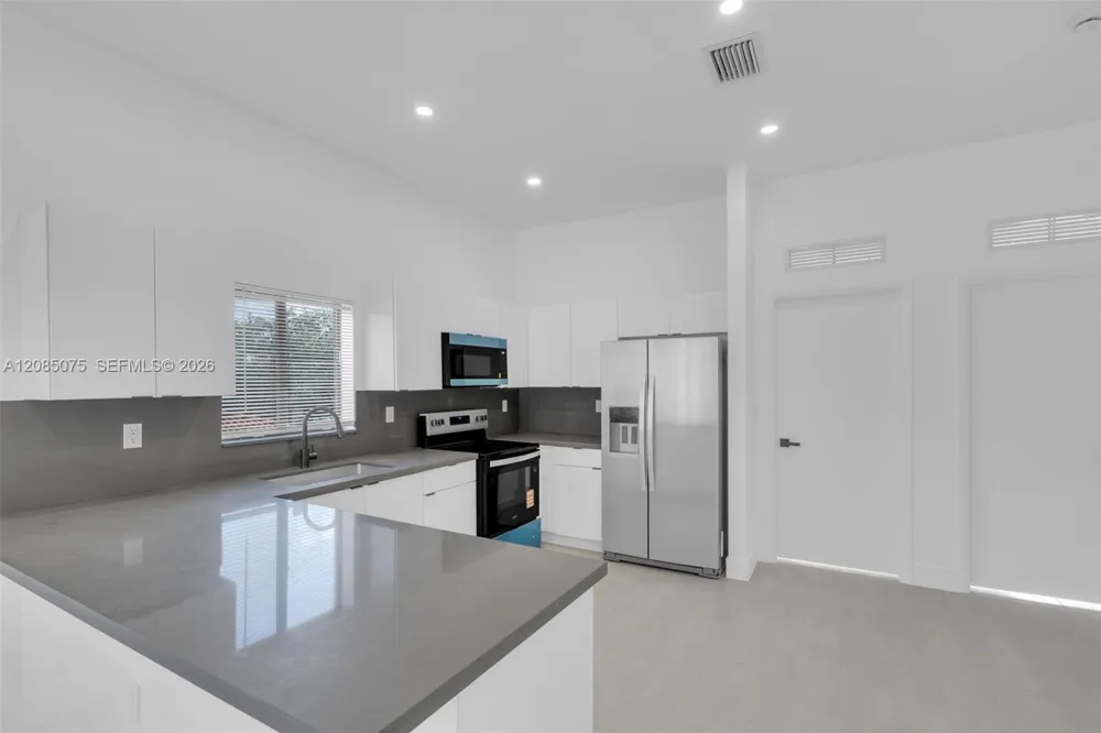 18362 102 PL #18316 Miami, FL 33157