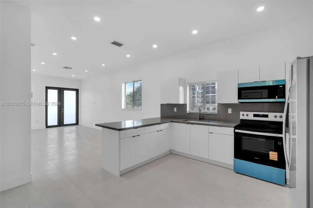 18362 102 PL #18316 Miami, FL 33157