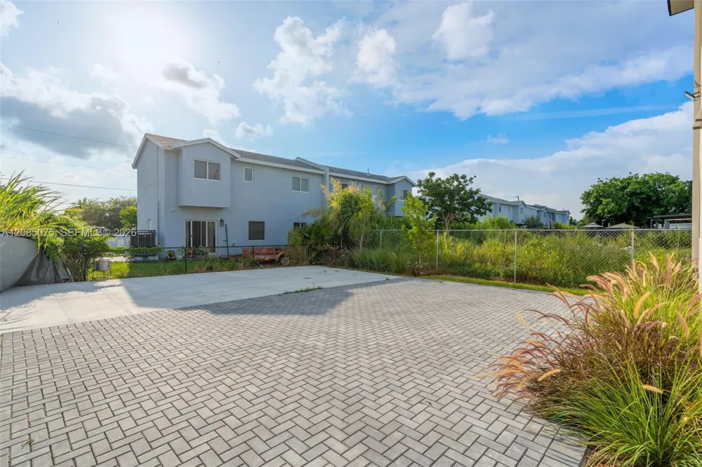 18362 102 PL #18316 Miami, FL 33157