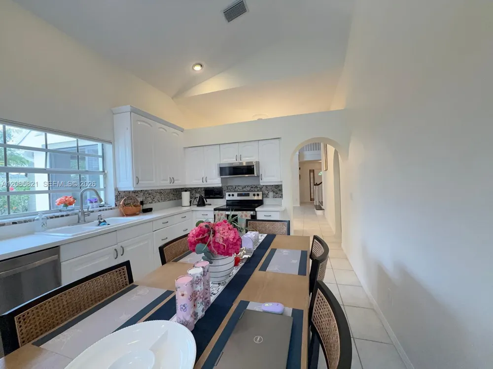 30 Windsor Ln ##30 Palm Beach Gardens, FL 33418