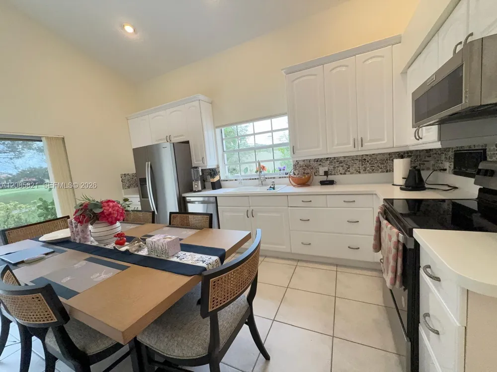 30 Windsor Ln ##30 Palm Beach Gardens, FL 33418