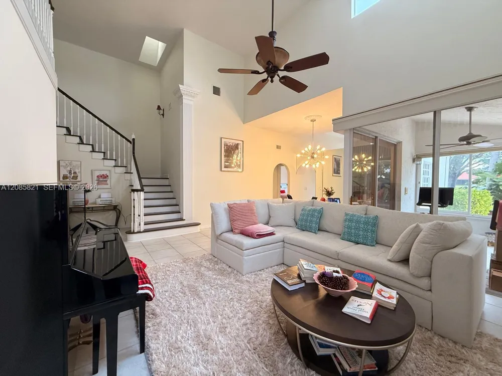 30 Windsor Ln ##30 Palm Beach Gardens, FL 33418