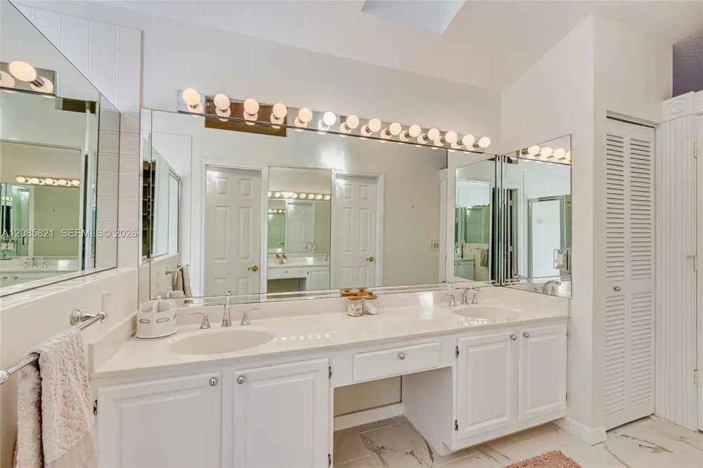 30 Windsor Ln ##30 Palm Beach Gardens, FL 33418