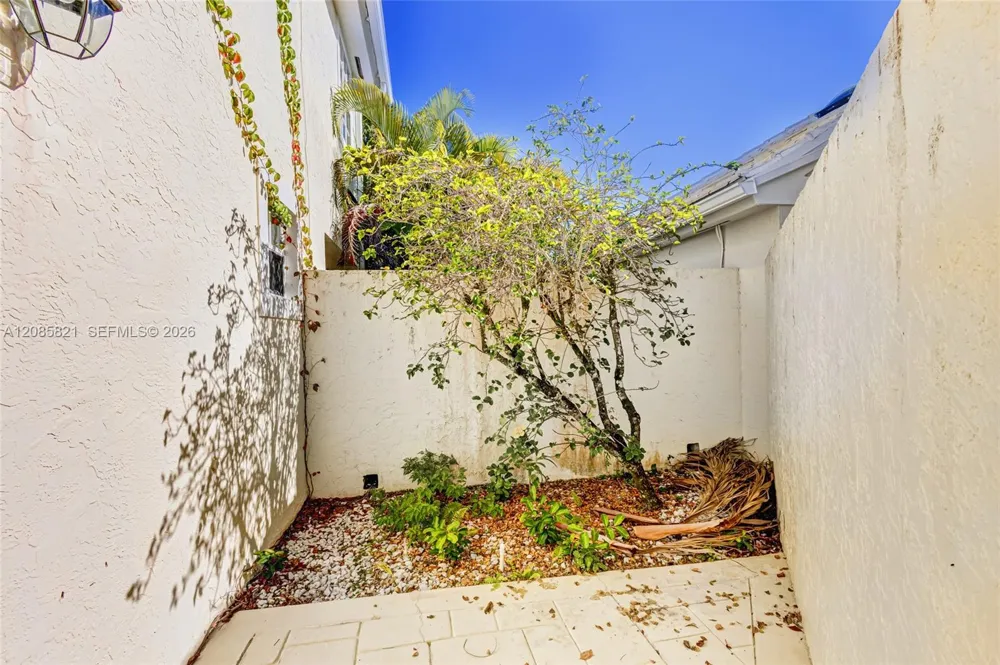 30 Windsor Ln ##30 Palm Beach Gardens, FL 33418