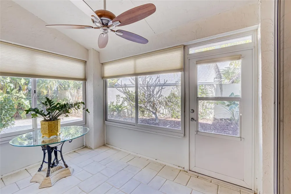 30 Windsor Ln ##30 Palm Beach Gardens, FL 33418