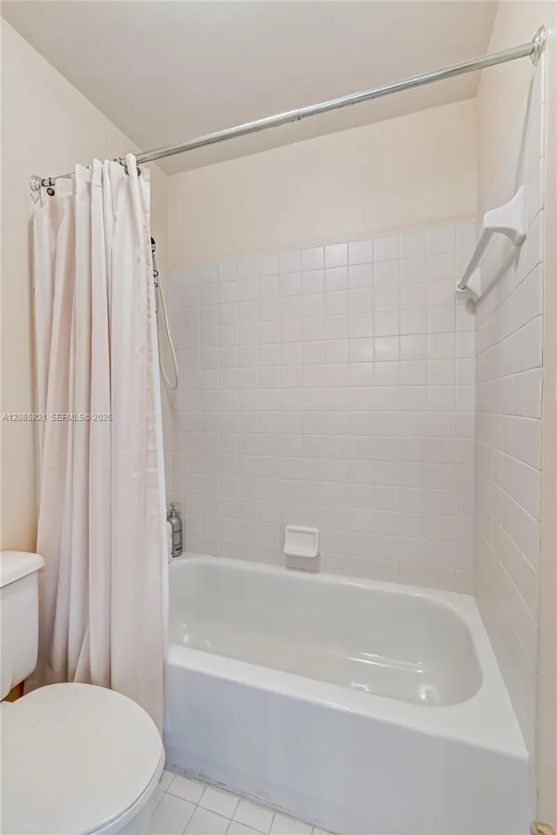 30 Windsor Ln ##30 Palm Beach Gardens, FL 33418
