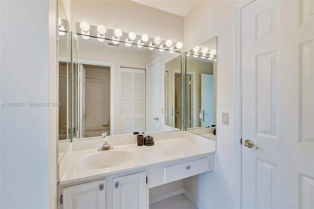 30 Windsor Ln ##30 Palm Beach Gardens, FL 33418