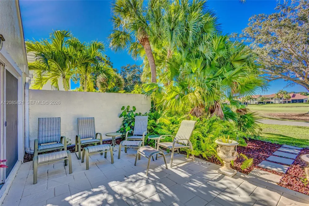 30 Windsor Ln ##30 Palm Beach Gardens, FL 33418