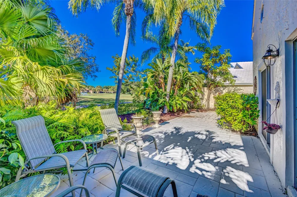 30 Windsor Ln ##30 Palm Beach Gardens, FL 33418