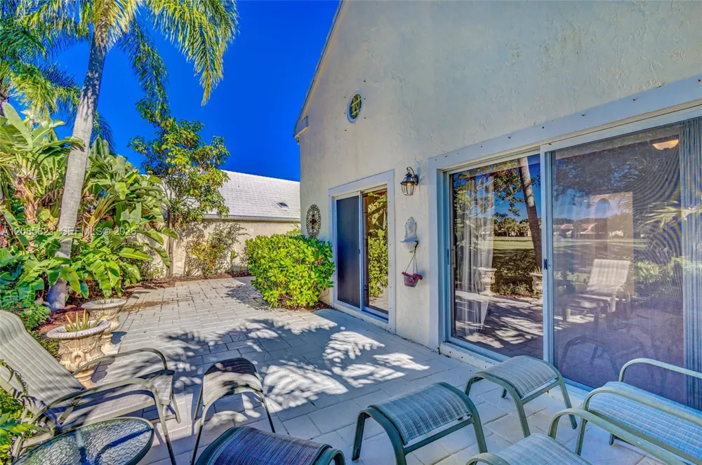 30 Windsor Ln ##30 Palm Beach Gardens, FL 33418