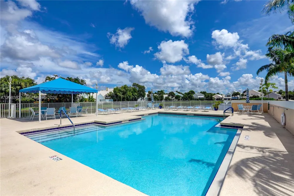 30 Windsor Ln ##30 Palm Beach Gardens, FL 33418