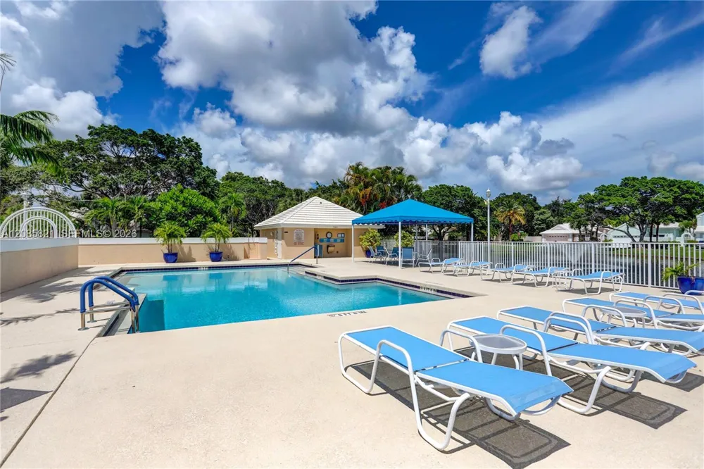 30 Windsor Ln ##30 Palm Beach Gardens, FL 33418