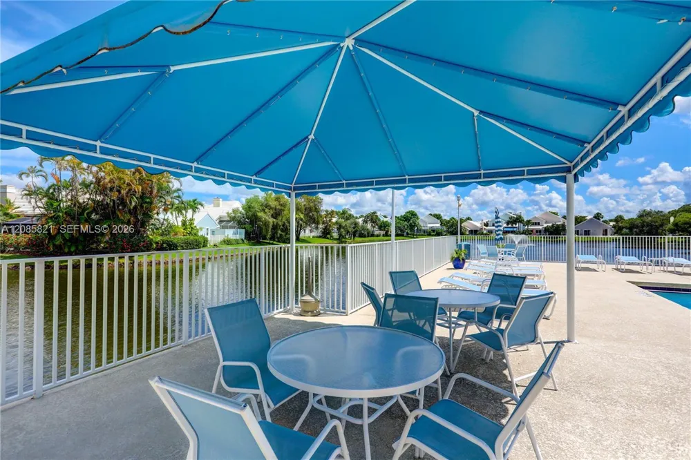 30 Windsor Ln ##30 Palm Beach Gardens, FL 33418