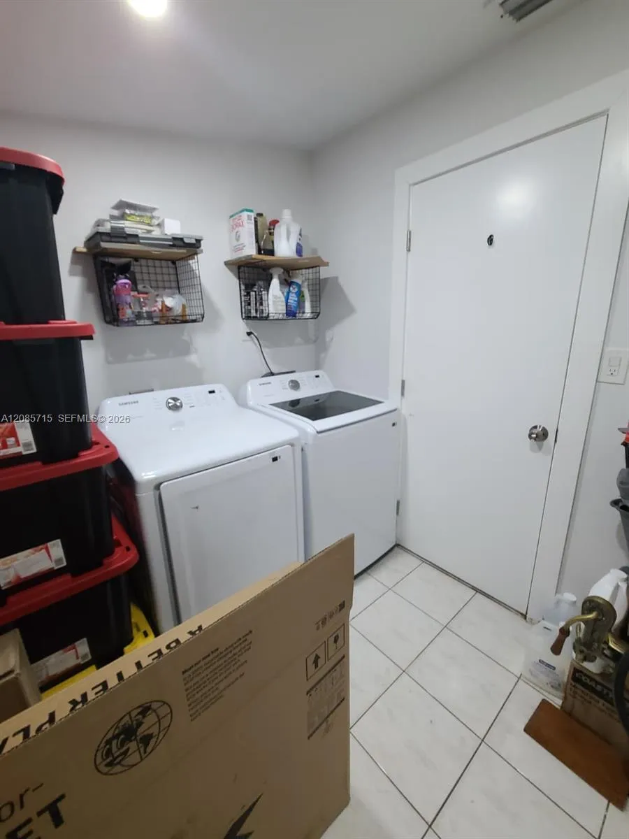 9860 SW 83rd St #1 Miami, FL 33173