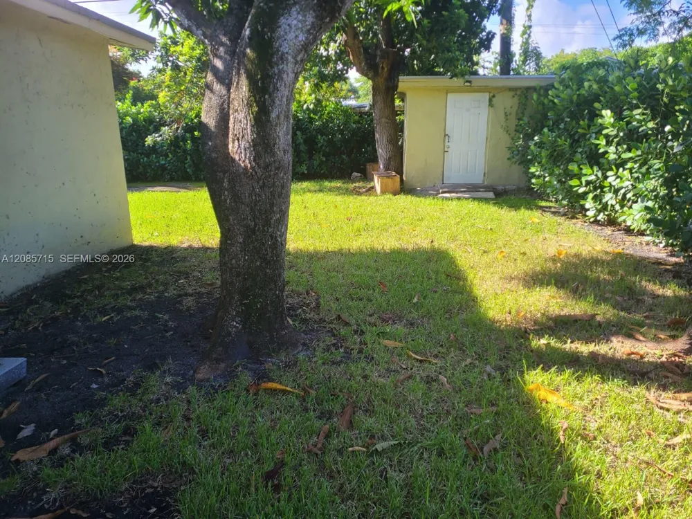 9860 SW 83rd St #1 Miami, FL 33173