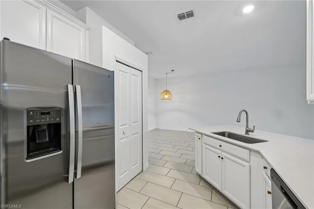 2583 Vine Avenue Naples, FL 34120