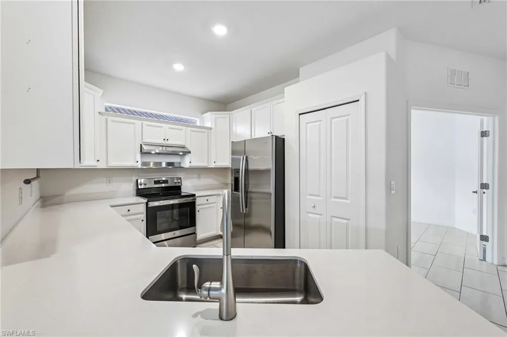 2583 Vine Avenue Naples, FL 34120