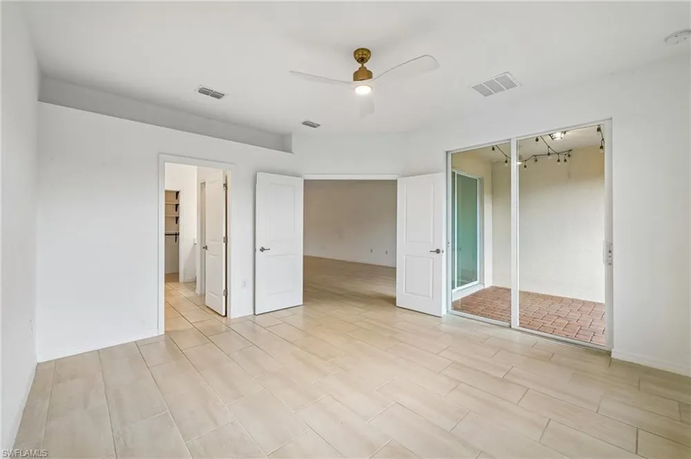 2583 Vine Avenue Naples, FL 34120