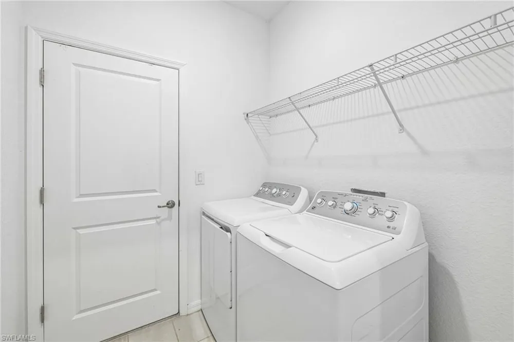 2583 Vine Avenue Naples, FL 34120