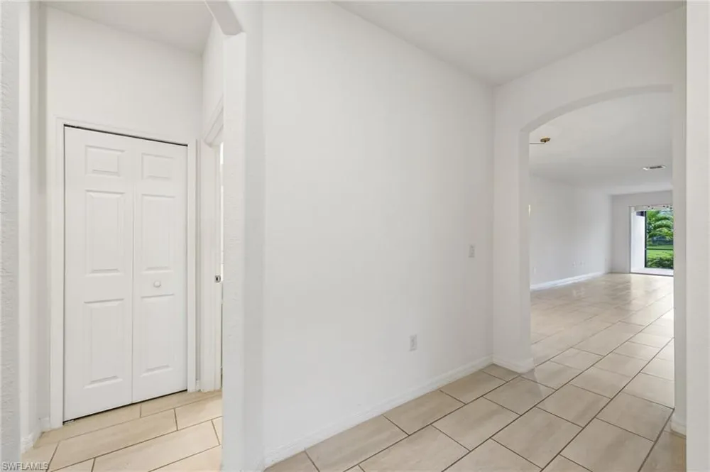 2583 Vine Avenue Naples, FL 34120