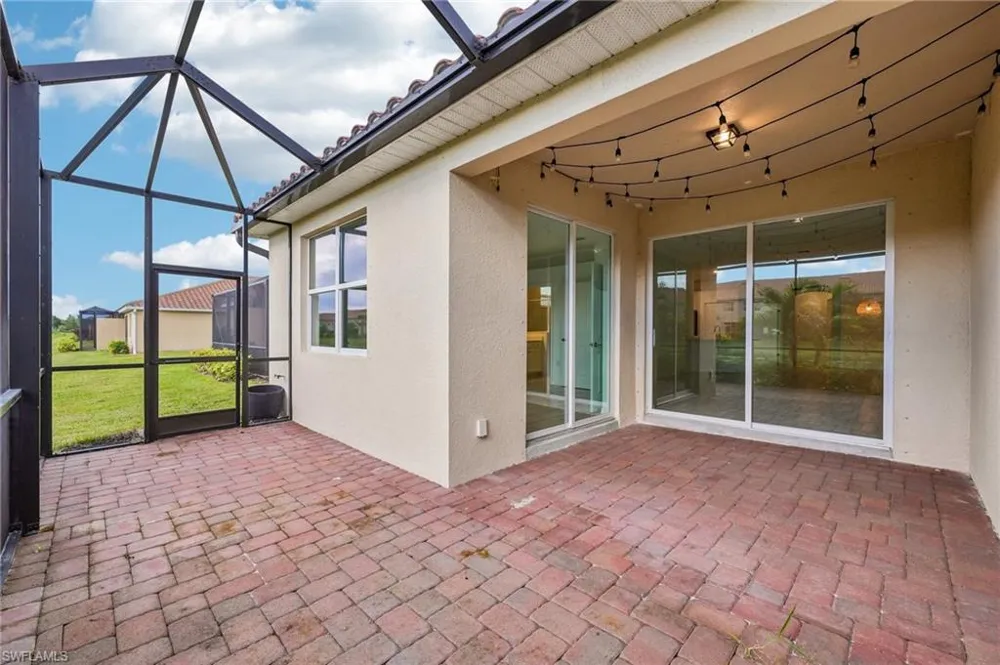 2583 Vine Avenue Naples, FL 34120
