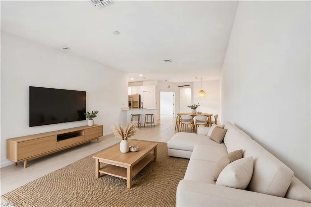 2583 Vine Avenue Naples, FL 34120