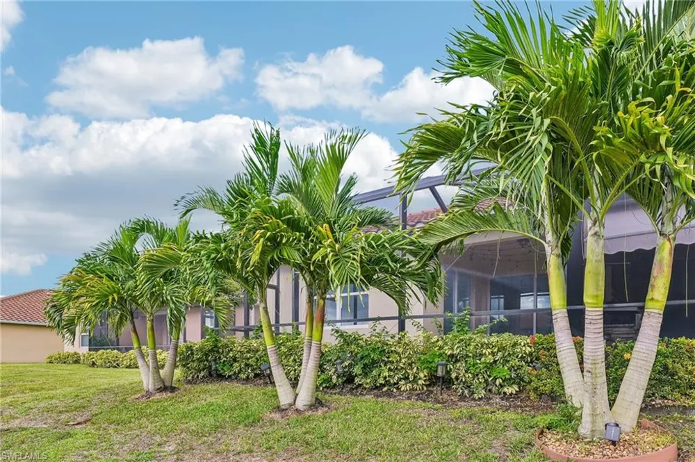 2583 Vine Avenue Naples, FL 34120