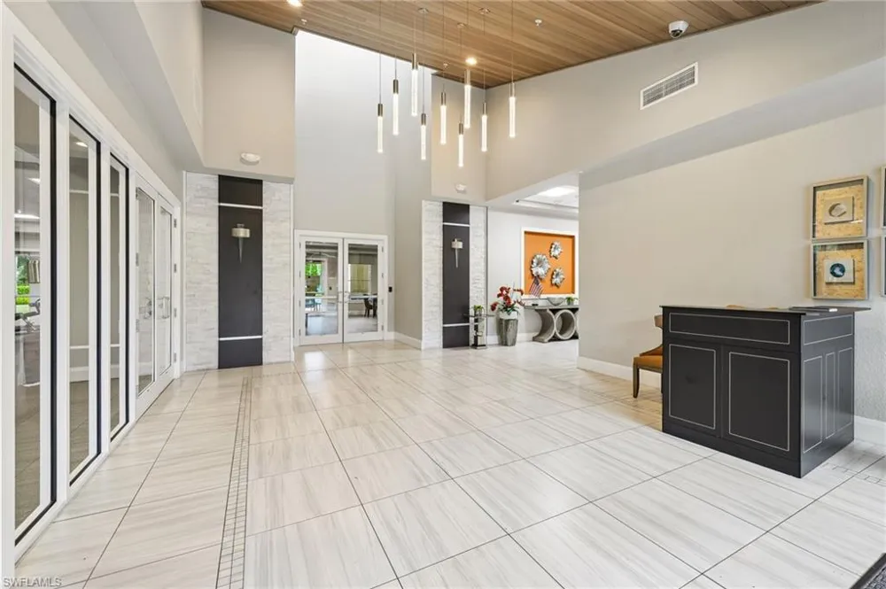 2583 Vine Avenue Naples, FL 34120