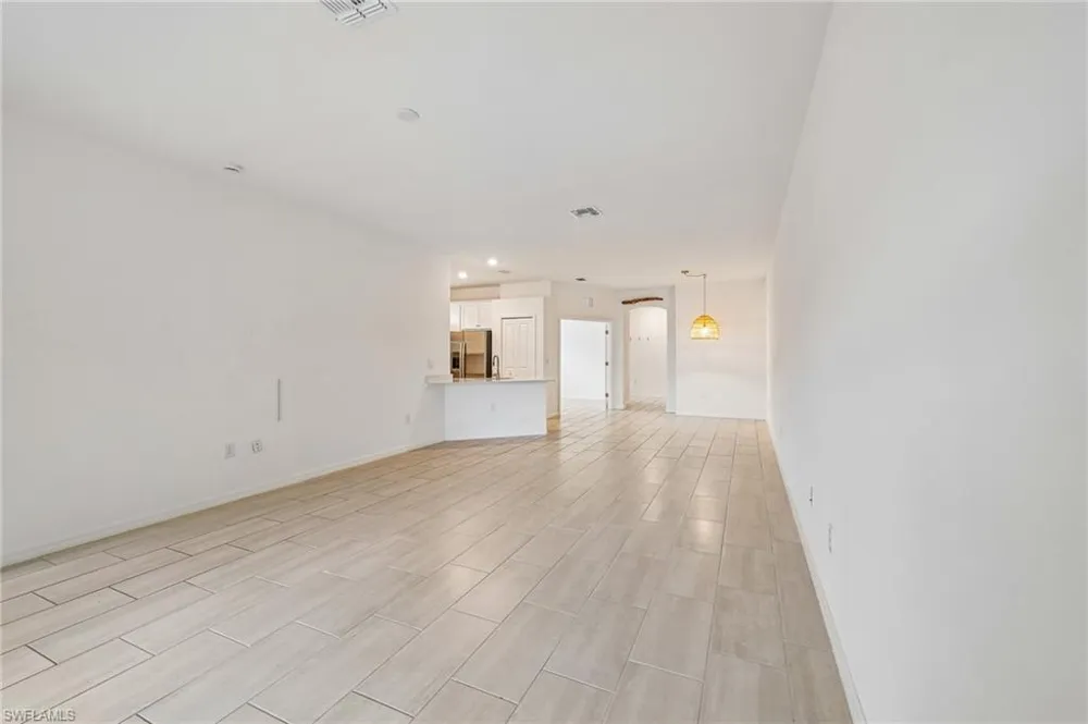 2583 Vine Avenue Naples, FL 34120