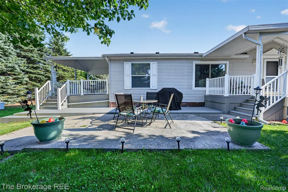 129 Ashley Circle Swartz Creek City, MI 48473