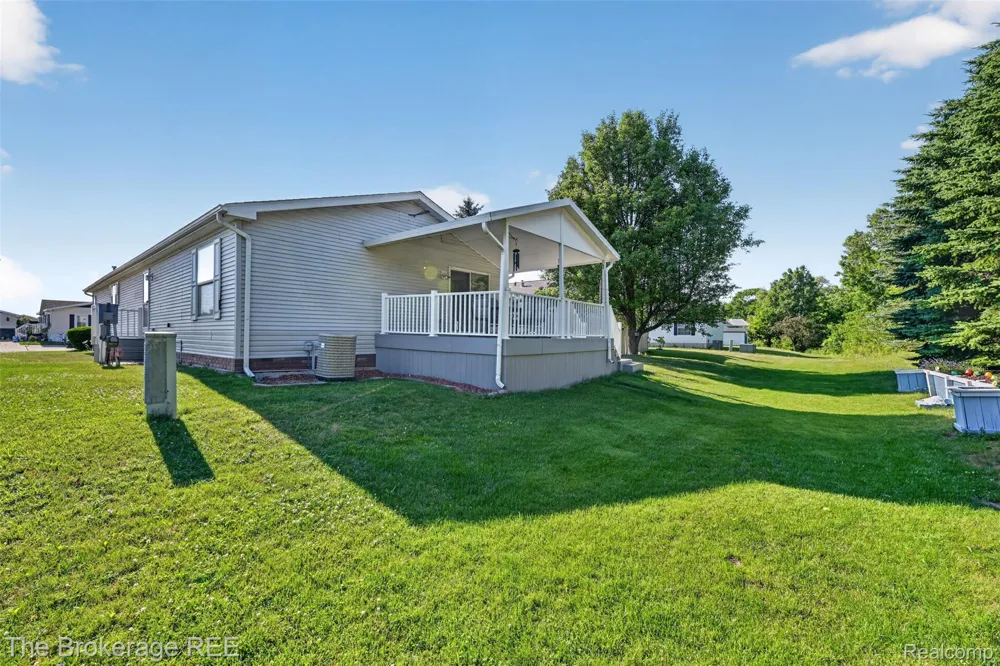 129 Ashley Circle Swartz Creek City, MI 48473