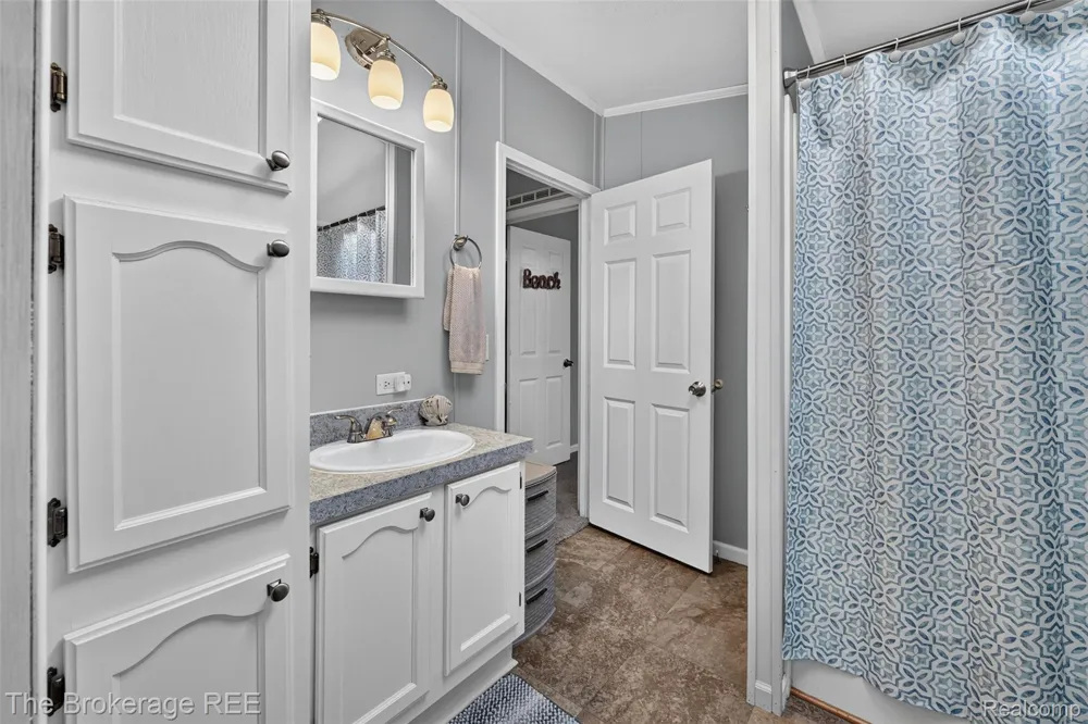 129 Ashley Circle Swartz Creek City, MI 48473