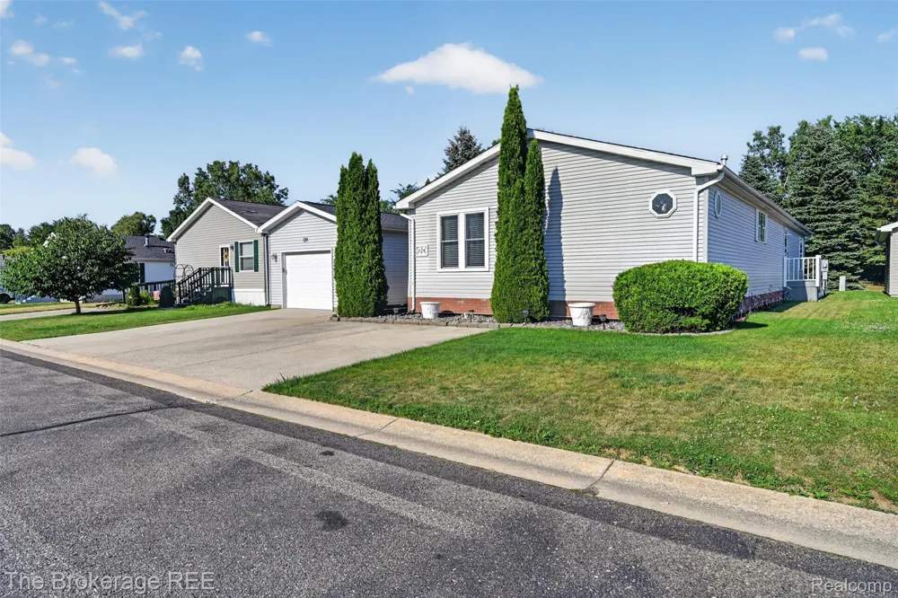 129 Ashley Circle Swartz Creek City, MI 48473