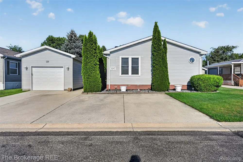 129 Ashley Circle Swartz Creek City, MI 48473