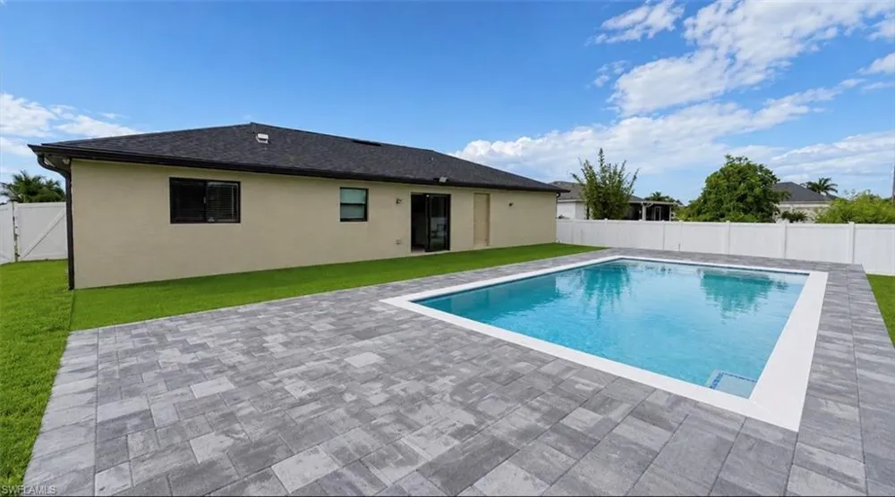 2208 NW 42nd Place Cape Coral, FL 33993