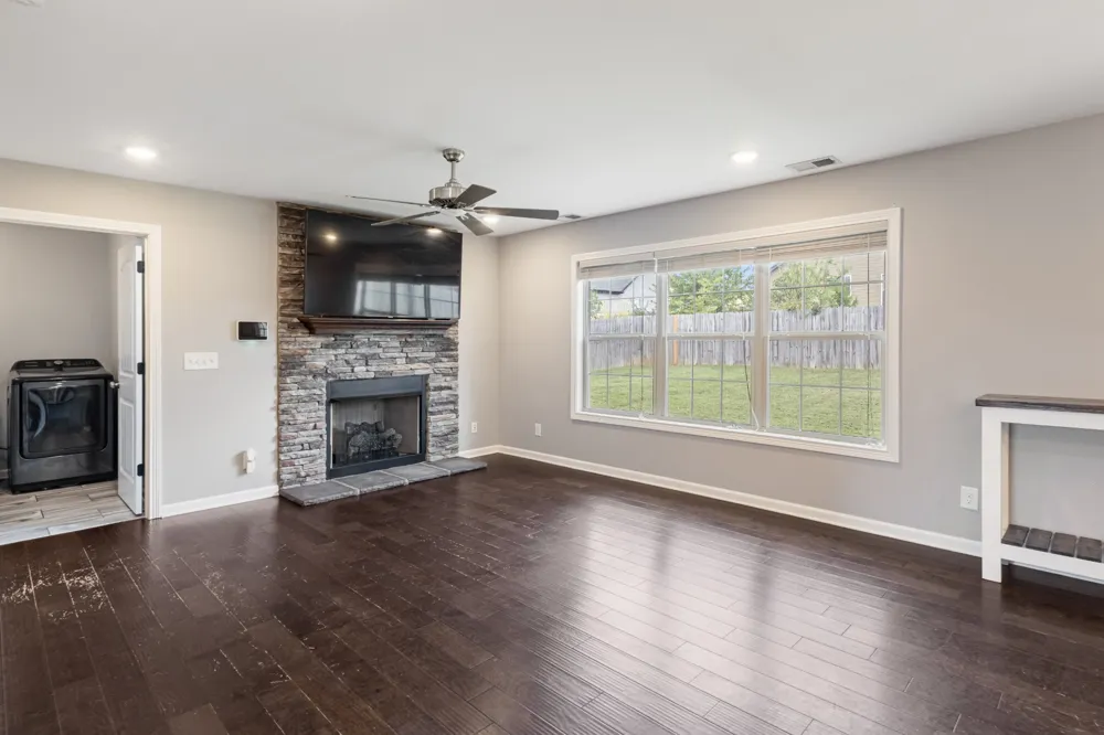 571 Tracy Ln Clarksville, TN 37040