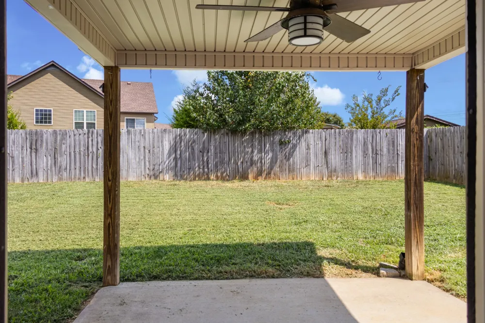 571 Tracy Ln Clarksville, TN 37040